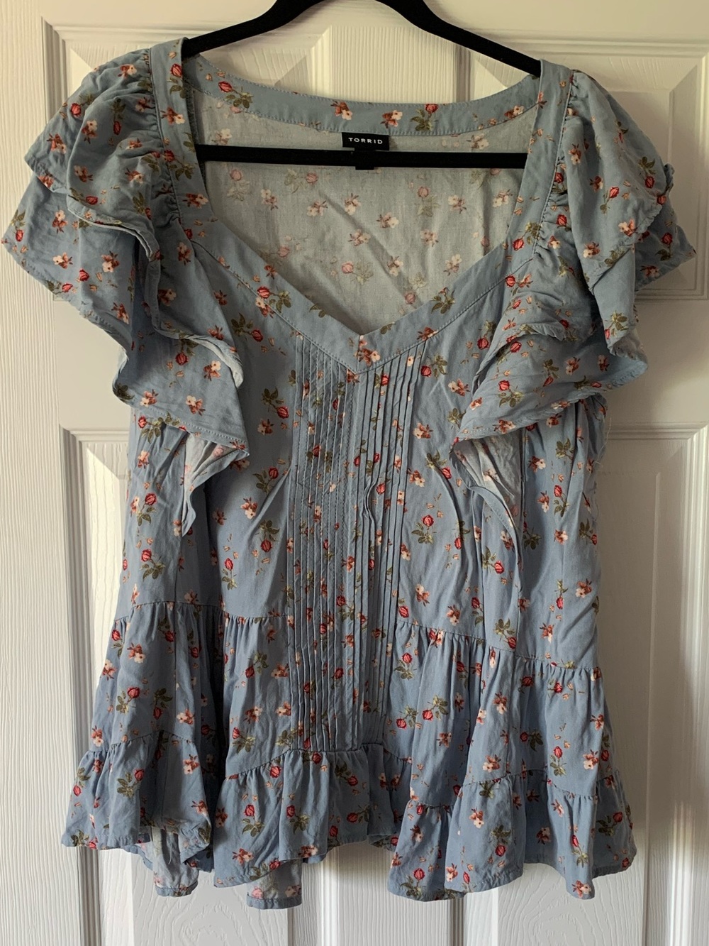 torrid Light Blue Floral Ruffle V-Neck Pintuck Top